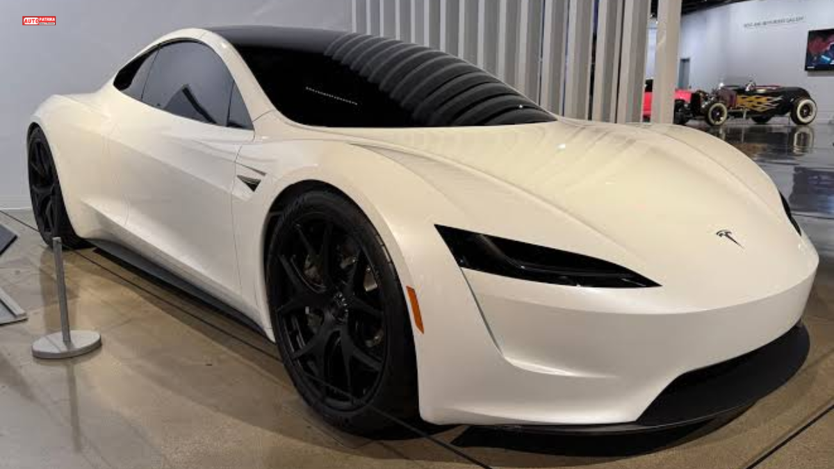 Tesla Roadster Is Coming Back : Price, Launch Date, 620-Mile Range 1.9-Second Acceleration